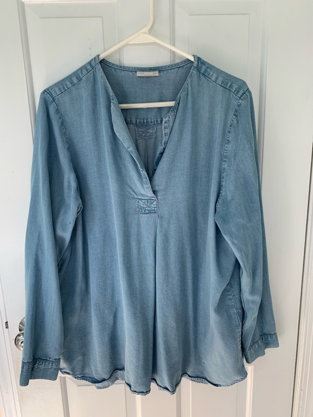 J. Jill Light Blue Denim-Style Tunic Top
